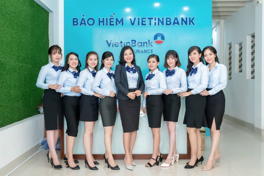 vừa kín đáo vừa lịch sự